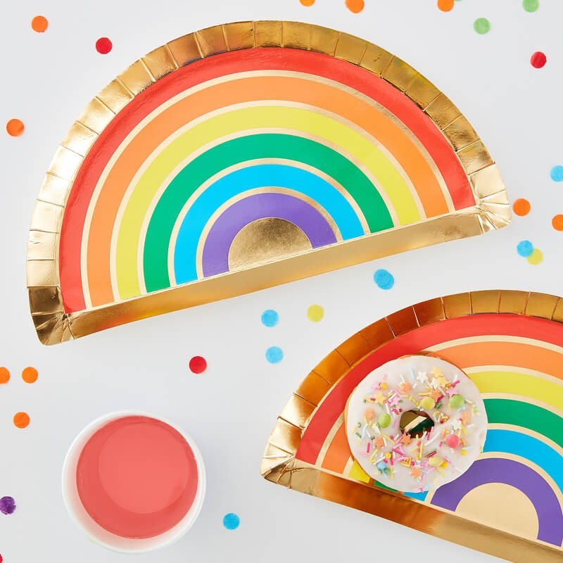 8 RAINBOW & GOLD FOILED PAPER PARTY PLATES - OVER THE RAINBOW, 16 x 28 cm