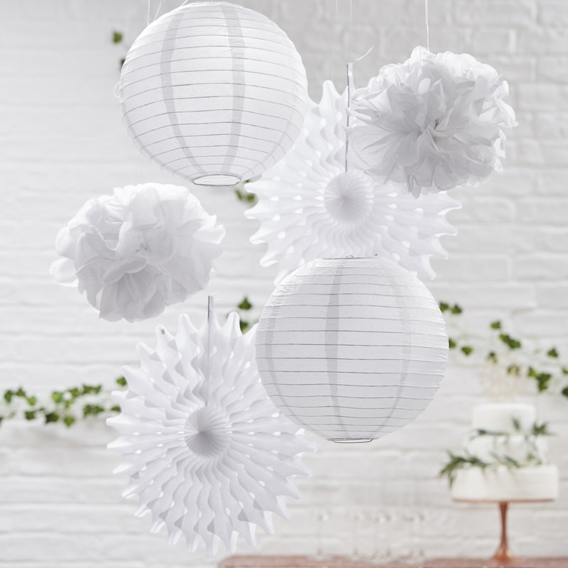 WHITE HANGING DECORATIONS PACK - 6 pces, 30 to 40 cm